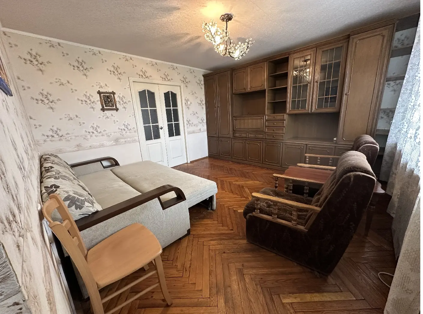 Фото Rent a 2-room apartment, Pryvokzalna Street 14а Kyiv for long-term rent, price: 13000 UAH, code 4902
