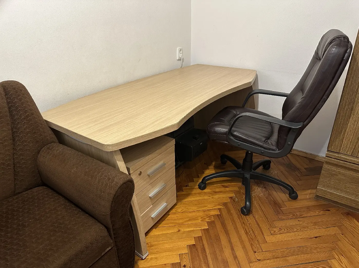 Фото Rent a 2-room apartment, Pryvokzalna Street 14а Kyiv for long-term rent, price: 13000 UAH, code 4902