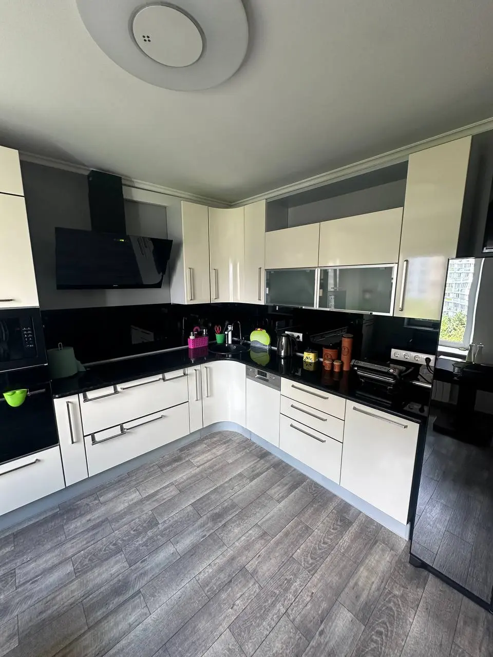 Фото Rent a 2-room apartment, Dragomanova Street 12а Kyiv for long-term rent, price: 25000 UAH, code 4912