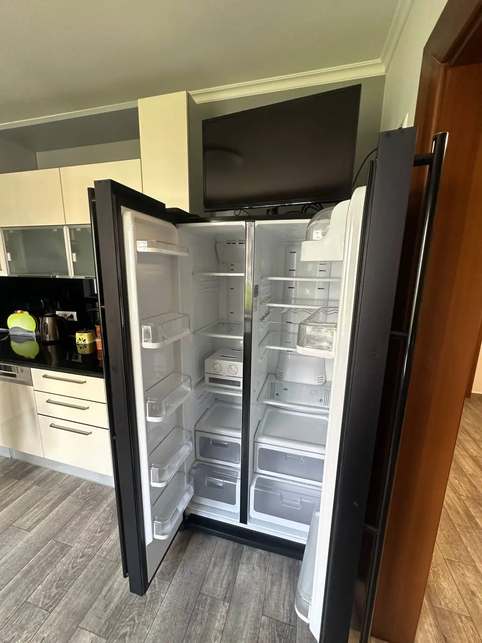 Фото Rent a 2-room apartment, Dragomanova Street 12а Kyiv for long-term rent, price: 25000 UAH, code 4912