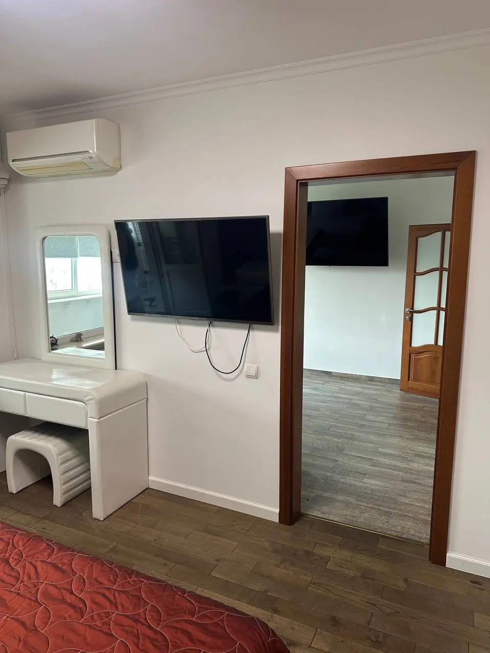 Фото Rent a 2-room apartment, Dragomanova Street 12а Kyiv for long-term rent, price: 25000 UAH, code 4912