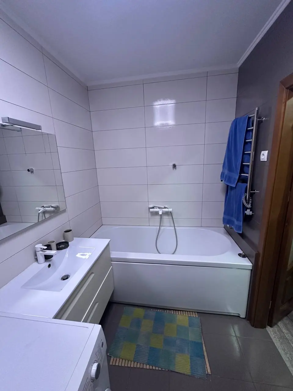 Фото Rent a 2-room apartment, Dragomanova Street 12а Kyiv for long-term rent, price: 25000 UAH, code 4912