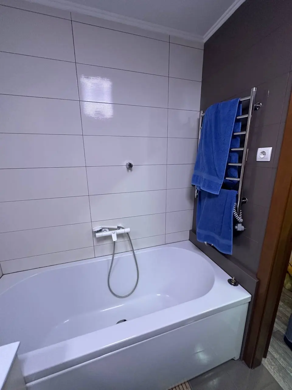 Фото Rent a 2-room apartment, Dragomanova Street 12а Kyiv for long-term rent, price: 25000 UAH, code 4912