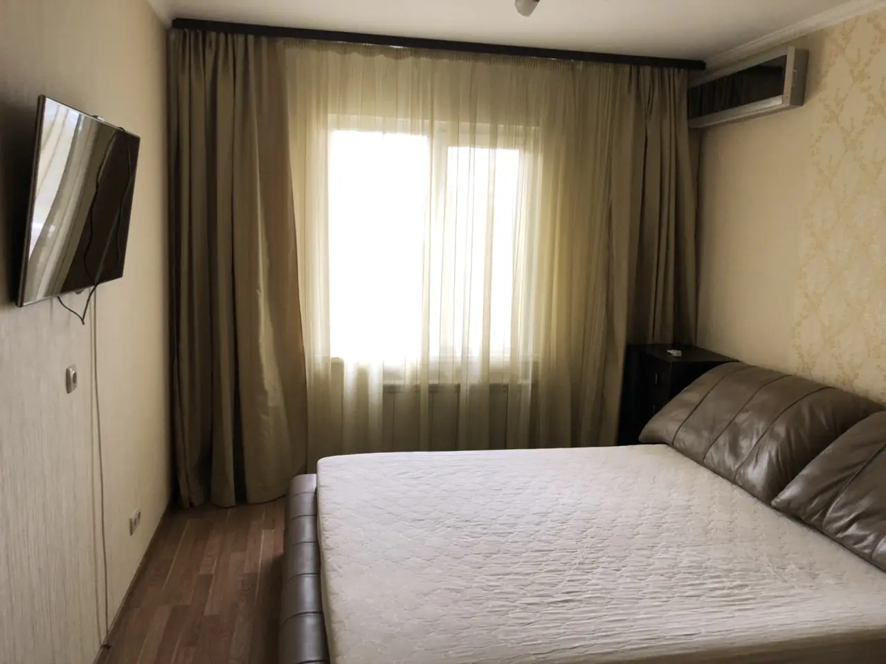 Фото Rent a 3-room apartment, Kharkivske Road 56 Kyiv for long-term rent, price: 23500 UAH, code 4926