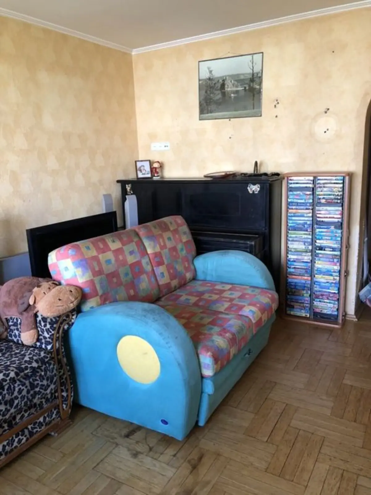 Фото Rent a 3-room apartment, Volodymyra Ivasiuka Avenue (Heroiv Stalinhrada Avenue) 27а Kyiv for long-term rent, price: 400 $, code 4951