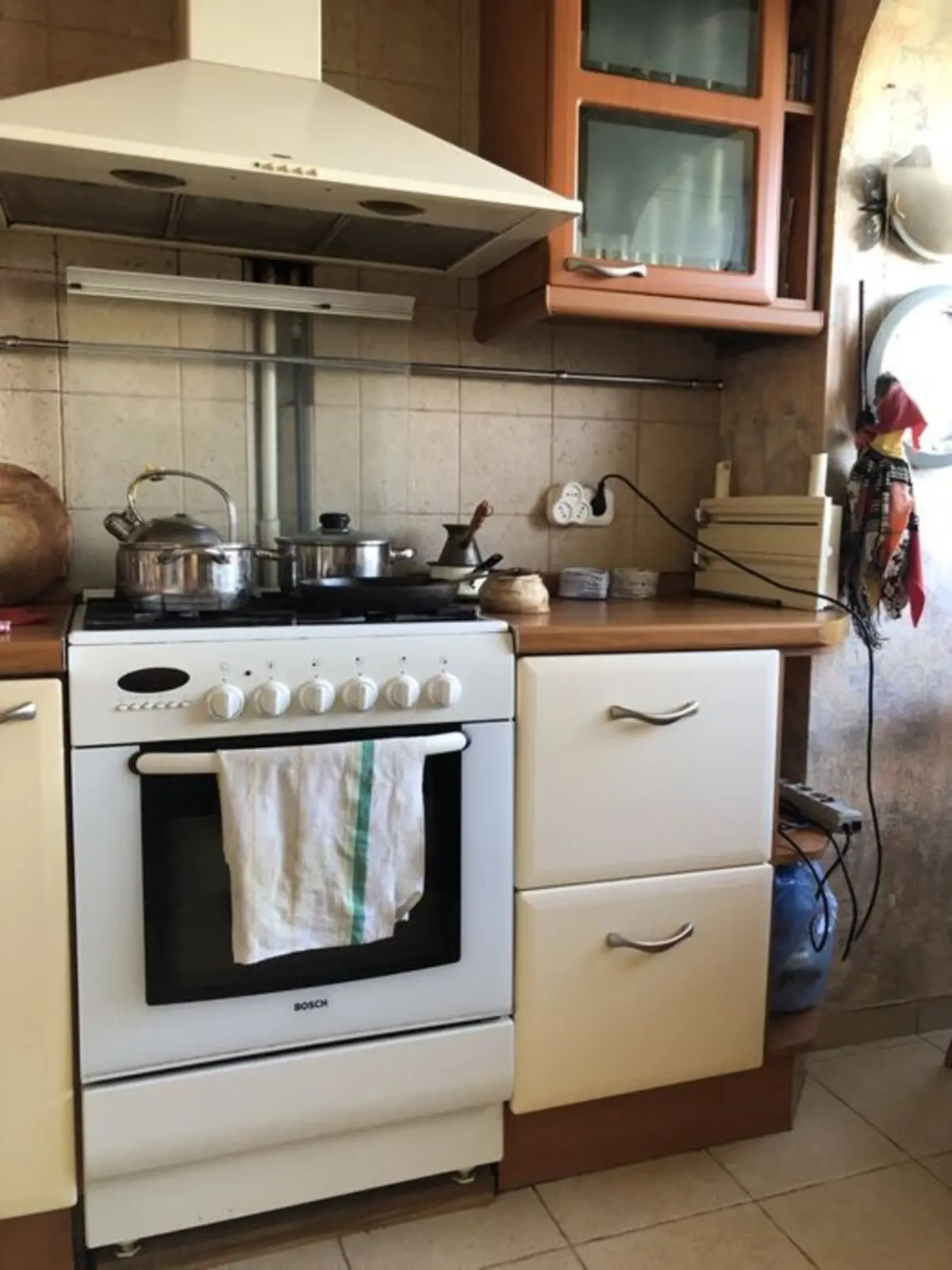Фото Rent a 3-room apartment, Volodymyra Ivasiuka Avenue (Heroiv Stalinhrada Avenue) 27а Kyiv for long-term rent, price: 400 $, code 4951