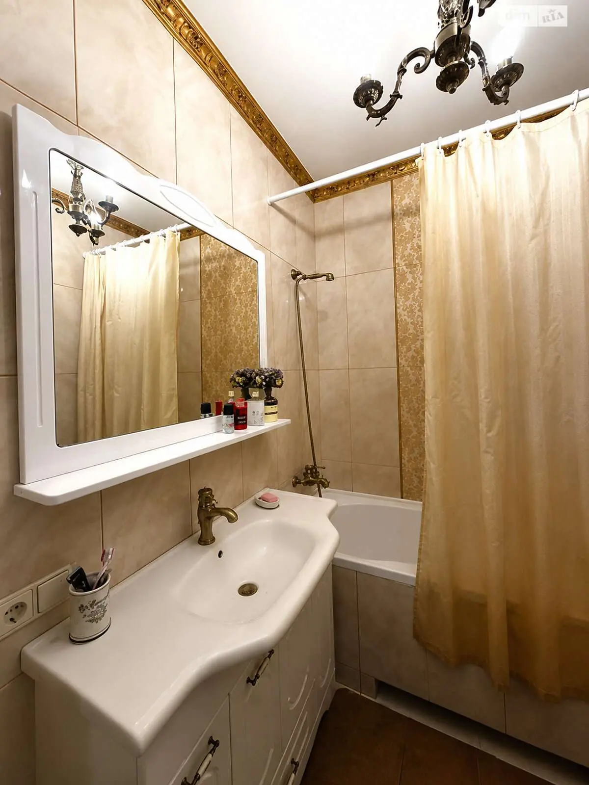 Фото Selling a 2-room apartment, 63 sq.m., Yelyzavety Chavdar Street 3 Kyiv, price: 110000 $, code 4956