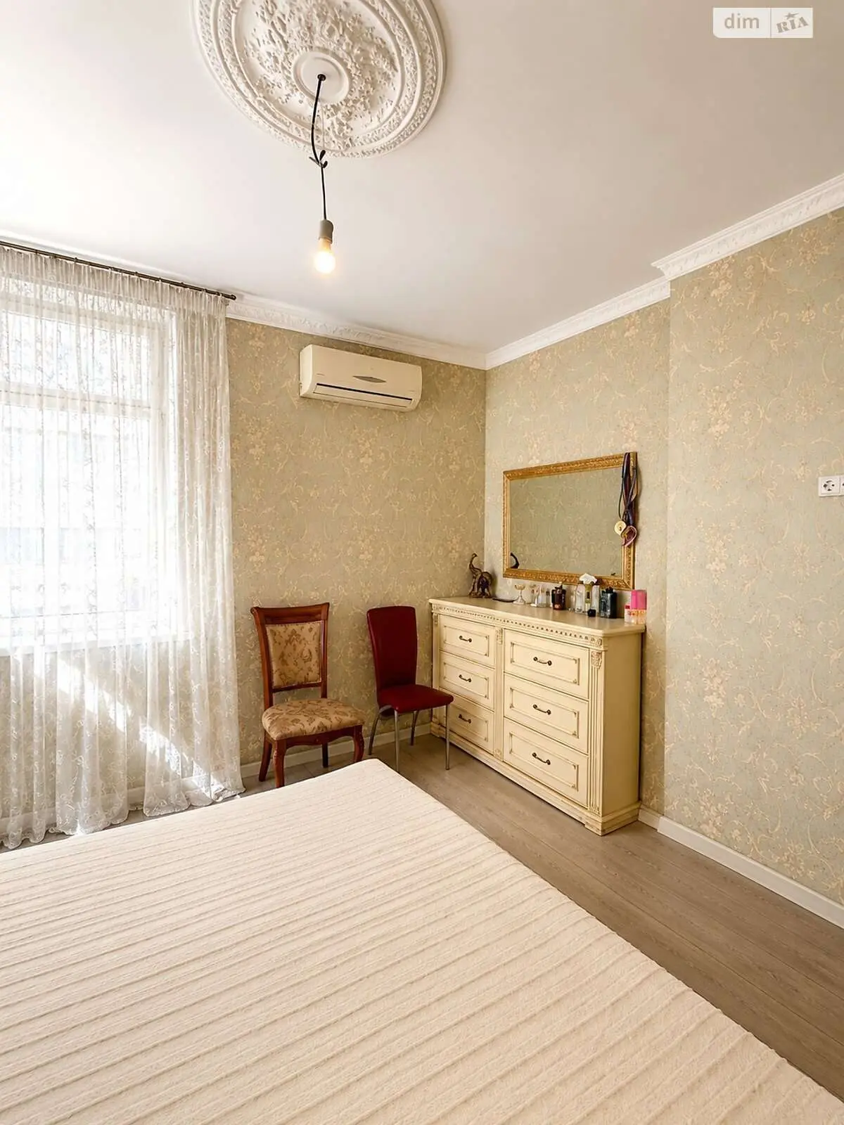 Фото Selling a 2-room apartment, 63 sq.m., Yelyzavety Chavdar Street 3 Kyiv, price: 110000 $, code 4956