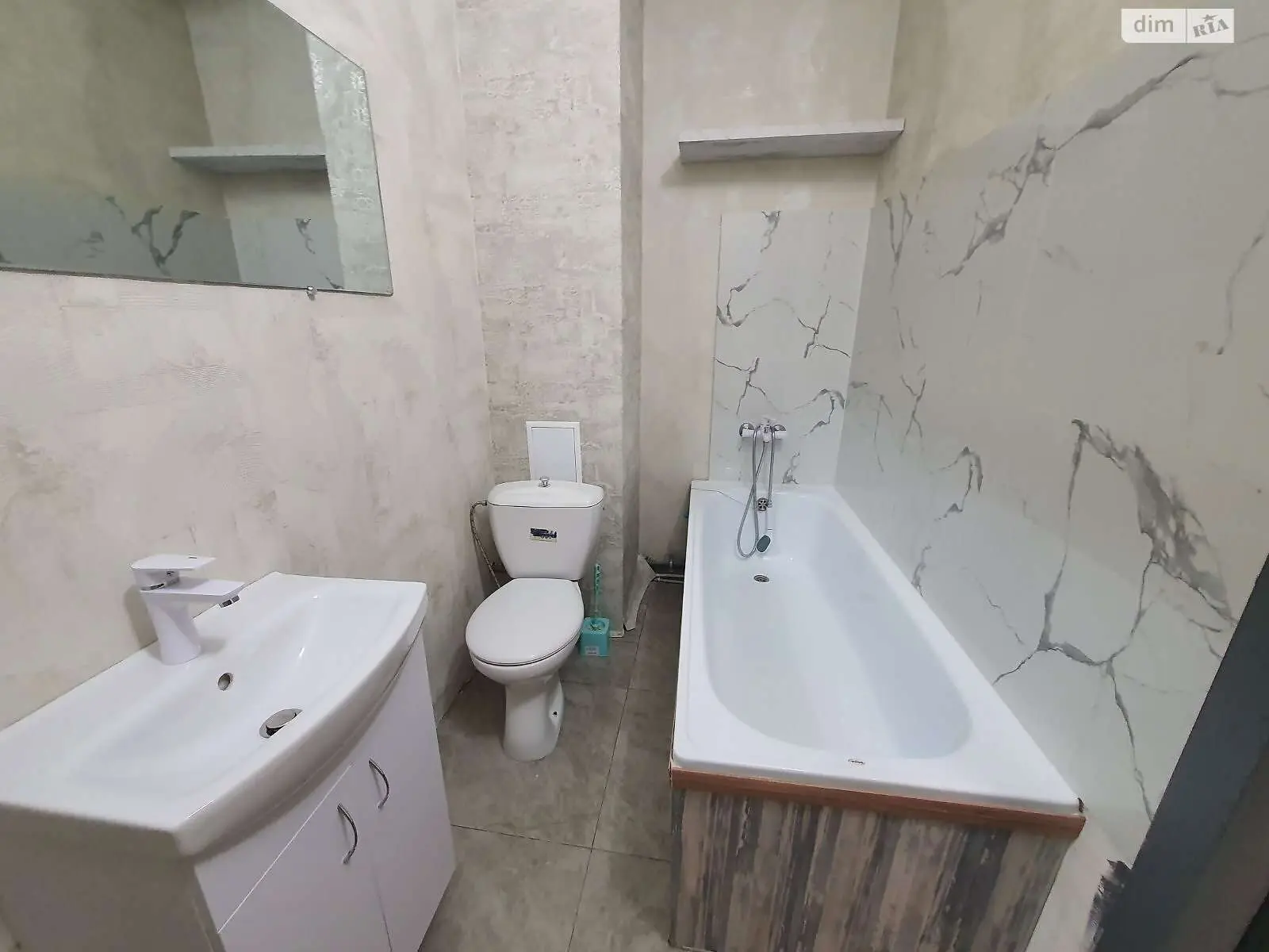 Фото Selling a 1-room apartment, 43 sq.m., Sribnokilska Street 3в Kyiv, price: 65000 $, code 4960