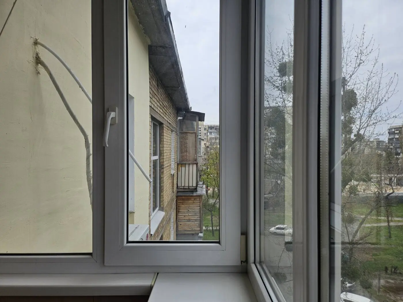 Фото Продаю 2-комнатную квартиру, 46 кв. м, Милютенко ул. 26а Киев, цена: 54000 $, код 4989