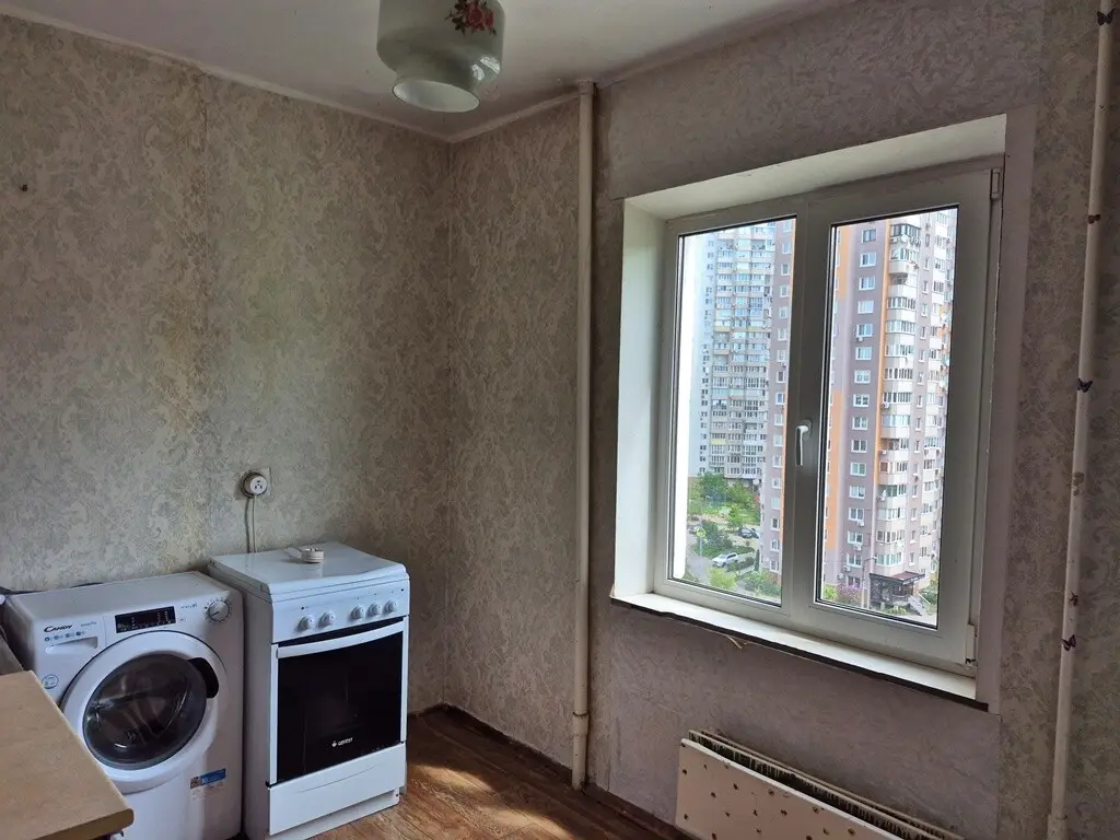 Фото Продаю 1-комнатную квартиру, 43 кв. м, Николая Лаврухина ул. 11 Киев, цена: 43000 $, код 4992