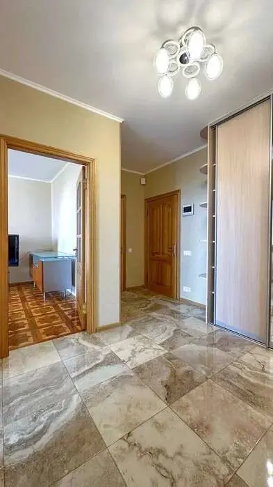 Фото Selling a 3-room apartment, 97 sq.m., Dragomanova Street 31 Kyiv, price: 130000 $, code 5006