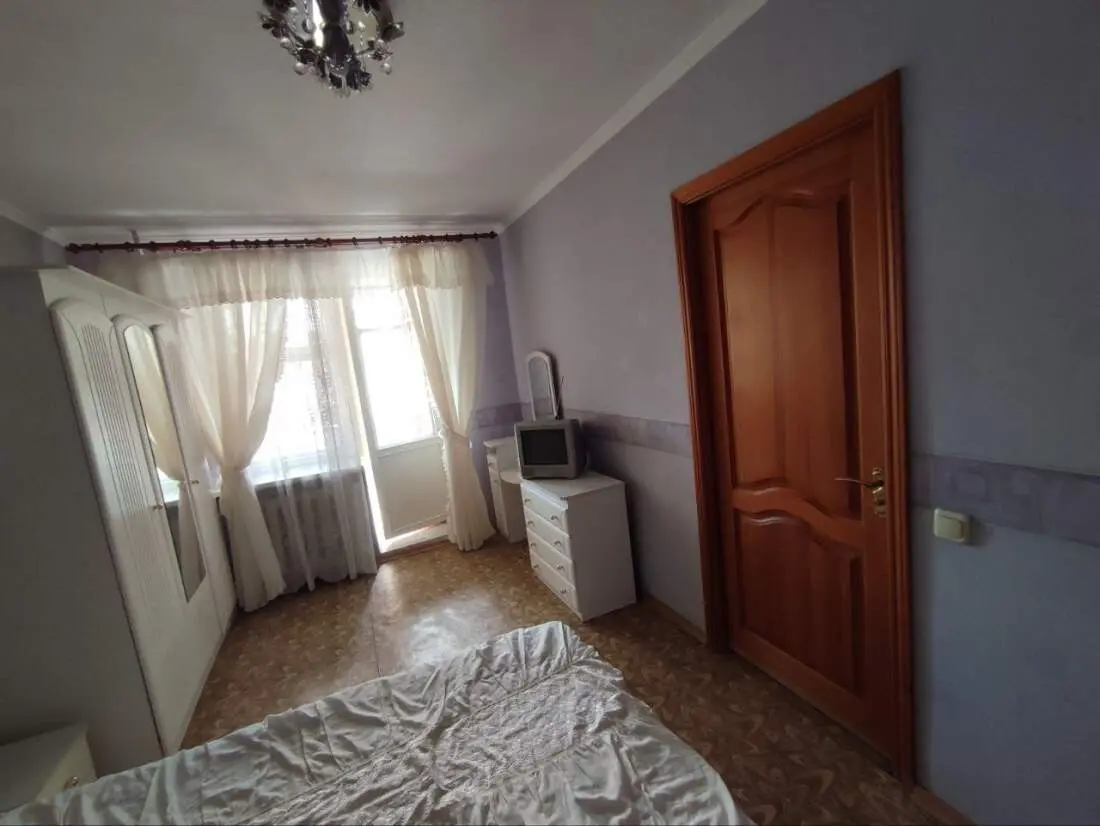 Фото Зняти 2 кімнатну квартиру, Драгоманова вул. 15а Київ в довгострокову оренду, ціна: 18000 грн, код 5007