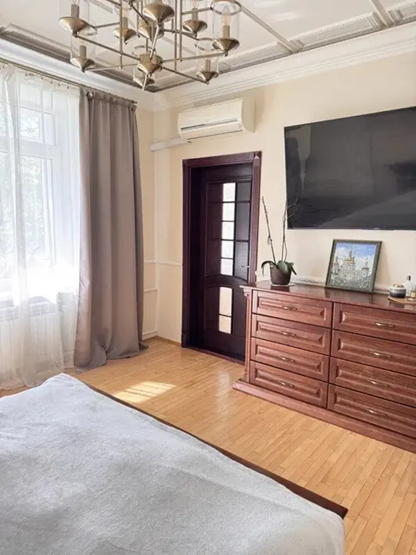 Фото Selling a 5-room apartment, 158 sq.m., Mykoly Mikhnovskoho Boulevard (Druzhby Narodiv Boulevard) 7 Kyiv, price: 215000 $, code 5011