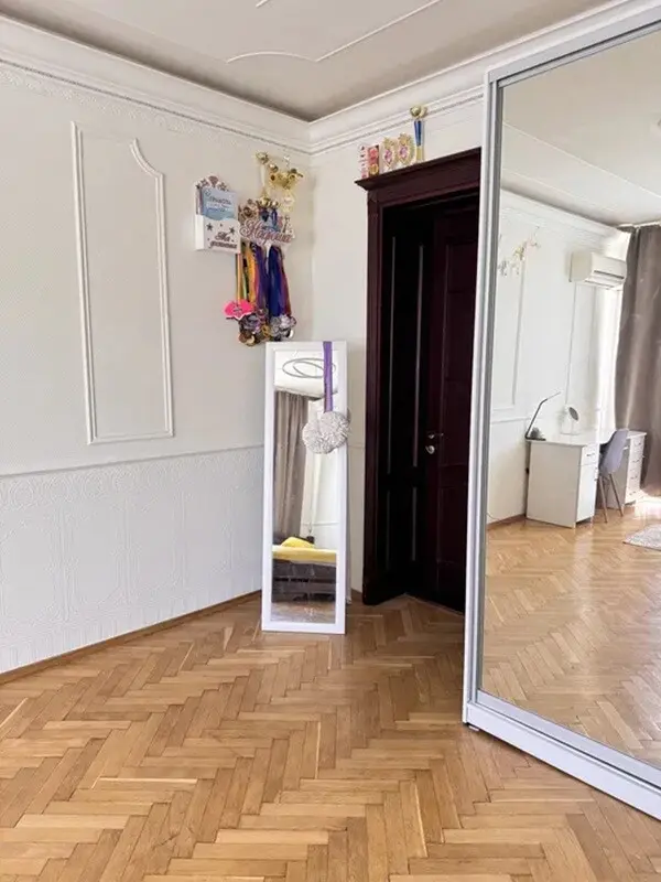 Фото Selling a 5-room apartment, 158 sq.m., Mykoly Mikhnovskoho Boulevard (Druzhby Narodiv Boulevard) 7 Kyiv, price: 215000 $, code 5011