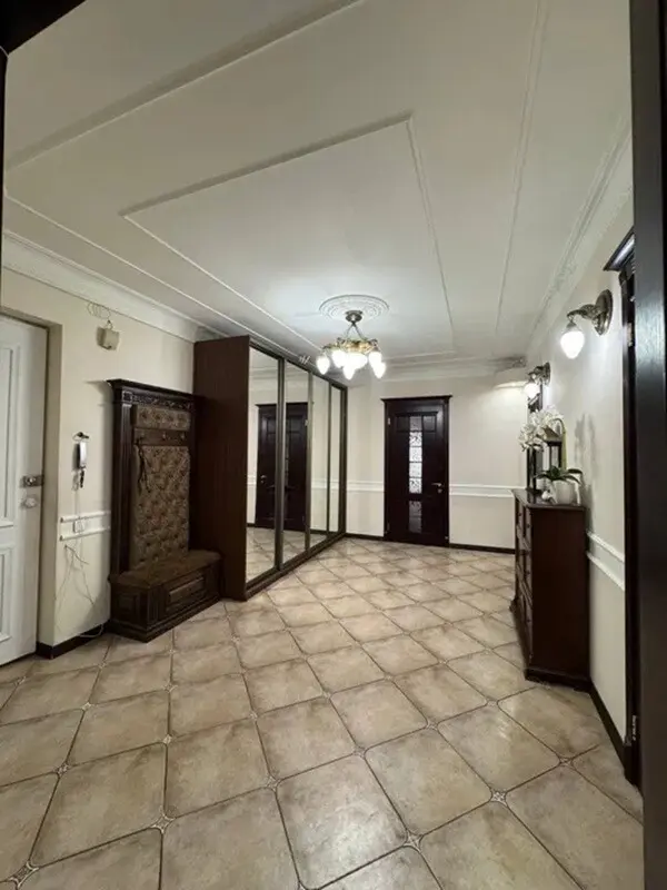 Фото Selling a 5-room apartment, 158 sq.m., Mykoly Mikhnovskoho Boulevard (Druzhby Narodiv Boulevard) 7 Kyiv, price: 215000 $, code 5011