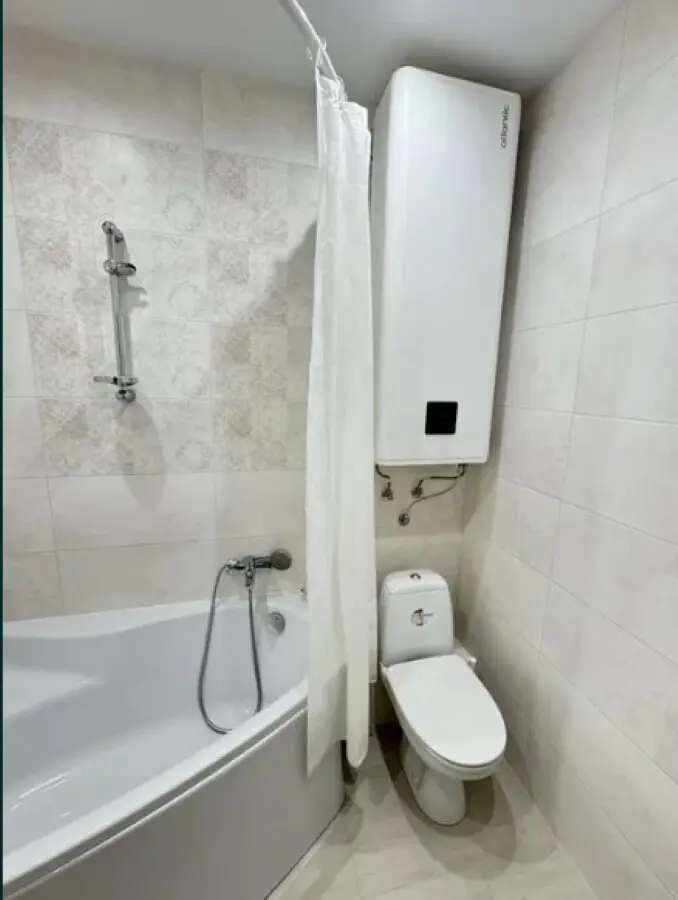 Фото Продаю 1 кімнатну квартиру, 40 кв. м, Кам’янська вул. 130 Київ, ціна: 85000 $, код 5015