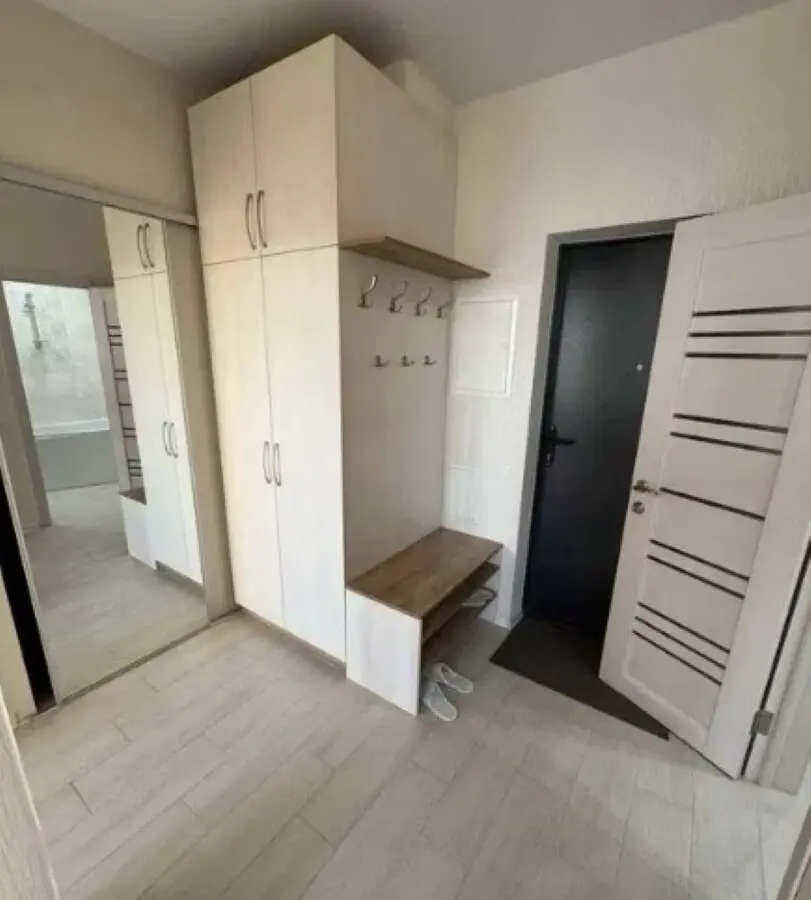 Фото Продаю 1 кімнатну квартиру, 40 кв. м, Кам’янська вул. 130 Київ, ціна: 85000 $, код 5015