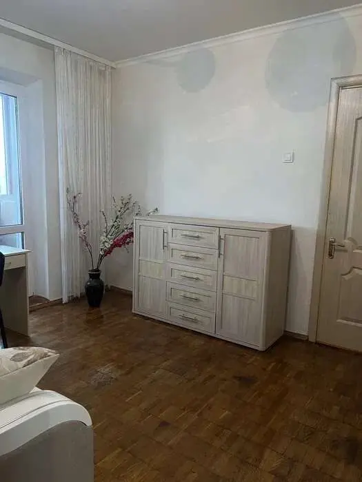 Фото Selling a 3-room apartment, 70 sq.m., Svobody Avenue 2 Kyiv, price: 83000 $, code 5030