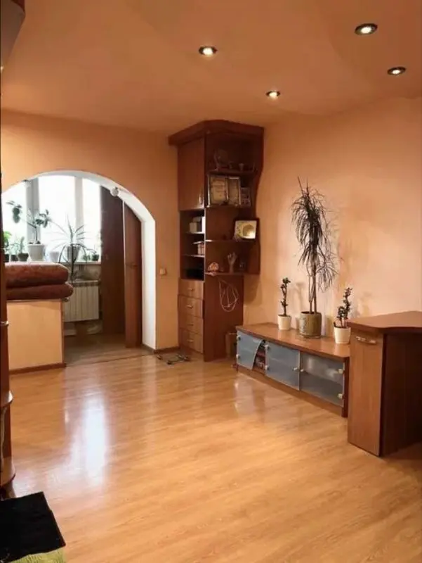 Фото Selling a 3-room apartment, 70 sq.m., Svobody Avenue 2 Kyiv, price: 83000 $, code 5030