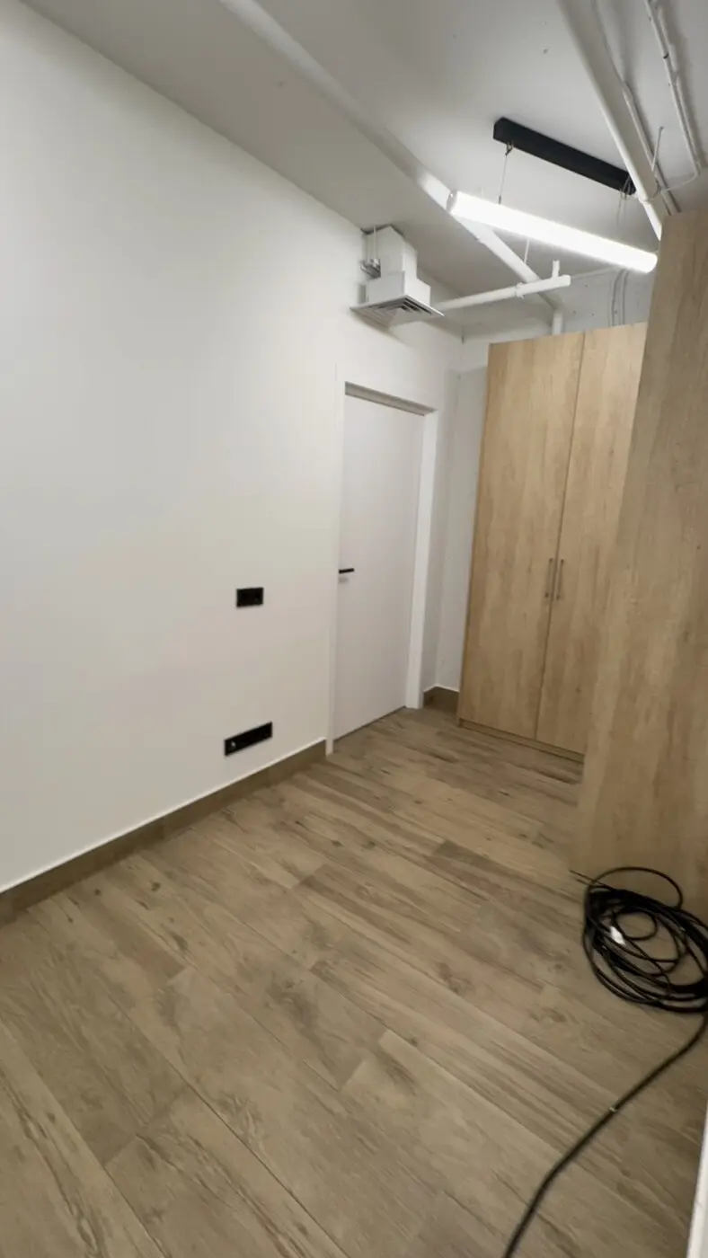 Фото Rent an office, Dniprovska Embarkment 16д Kyiv for long-term rent, price: 66300 грн, code 5033