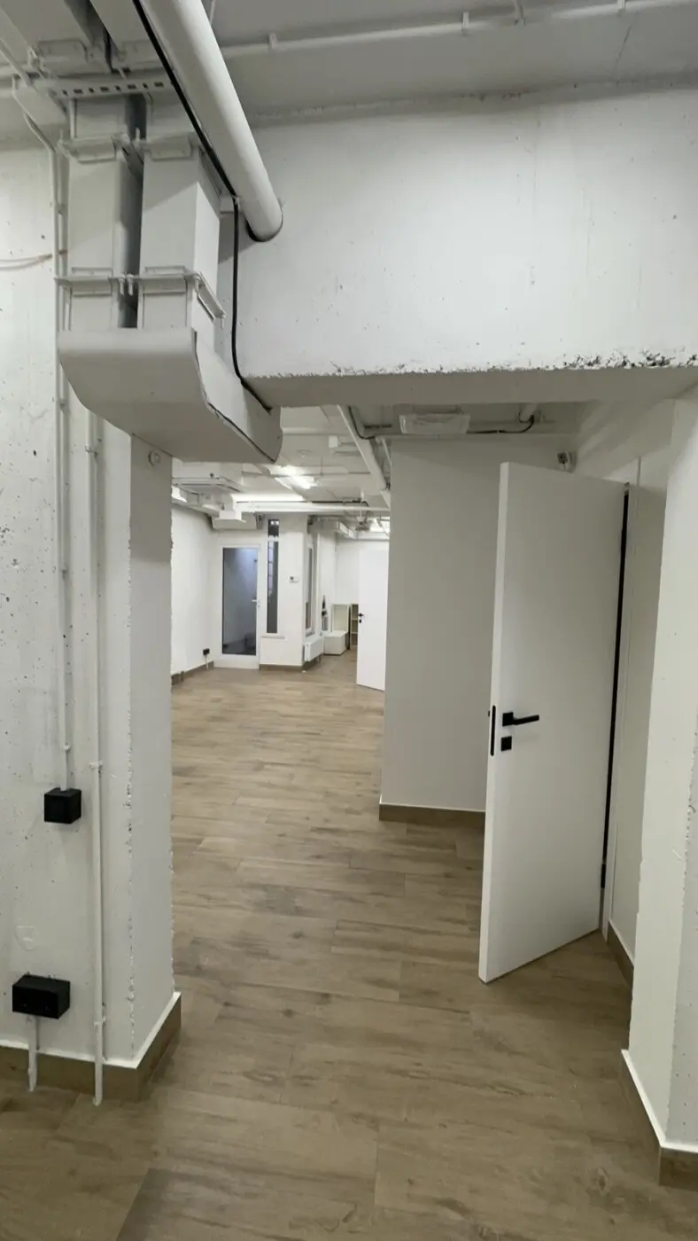 Фото Rent an office, Dniprovska Embarkment 16д Kyiv for long-term rent, price: 66300 грн, code 5033