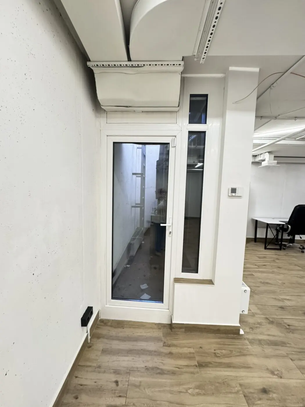 Фото Rent an office, Dniprovska Embarkment 16д Kyiv for long-term rent, price: 66300 грн, code 5033