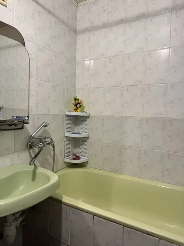 Фото Зняти 3 кімнатну квартиру, Драгоманова вул. 18 Київ в довгострокову оренду, ціна: 17000 грн, код 5047