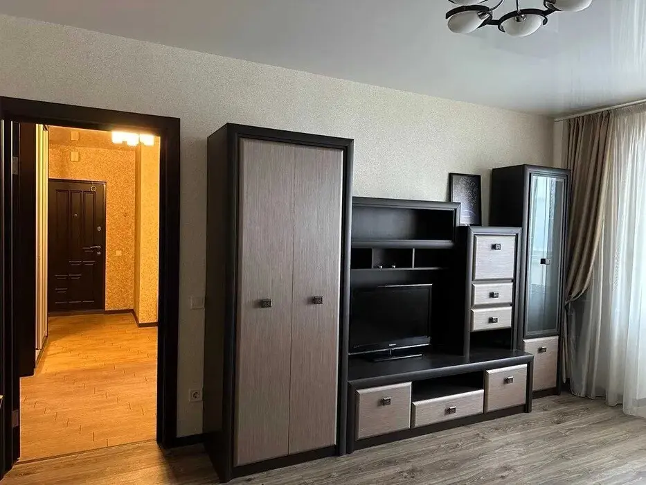 Фото Зняти 3 кімнатну квартиру, Ревуцького вул. 17 Київ в довгострокову оренду, ціна: 22000 грн, код 5057