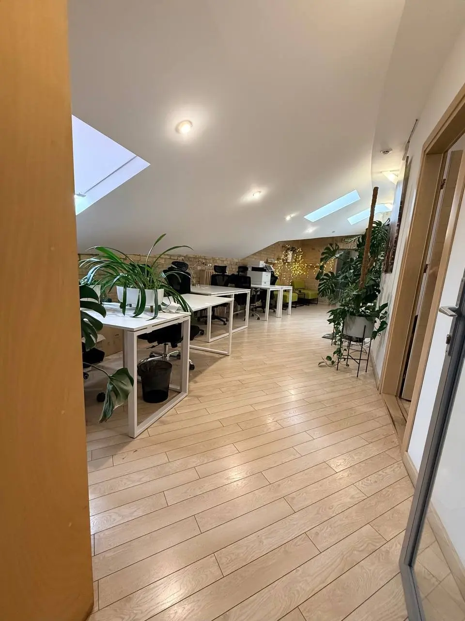 Фото Rent an office, Rybalska Street 18 Kyiv for long-term rent, price: 500 UAH, code 5077