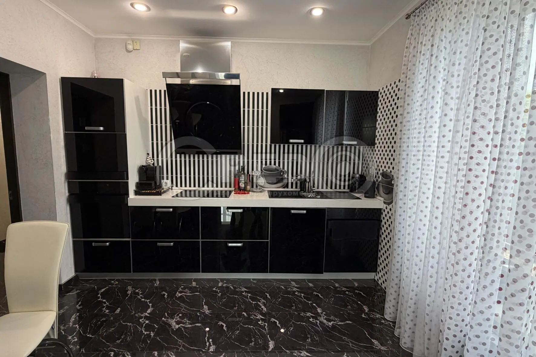 Фото Продаю будинок, 255 кв. м, Волосевича вул.  Кривий Ріг, ціна: 330000 $, код 5081