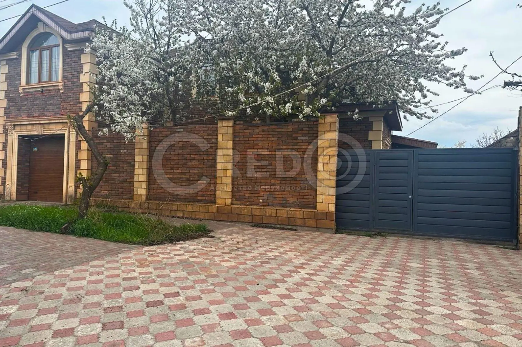 Фото Продаю будинок, 250 кв. м, Українська вул.  Кривий Ріг, ціна: 100000 $, код 5083