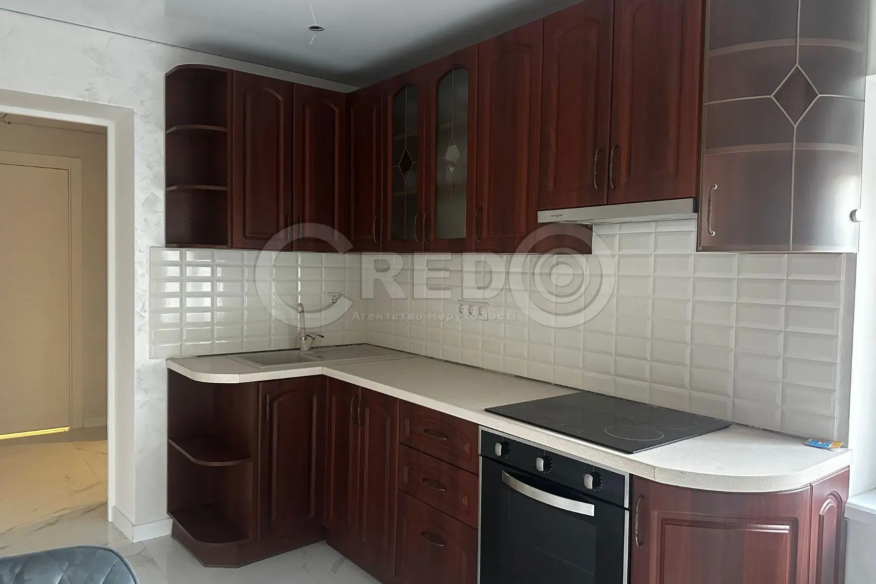 Фото Продаю будинок, 250 кв. м, Українська вул.  Кривий Ріг, ціна: 100000 $, код 5083