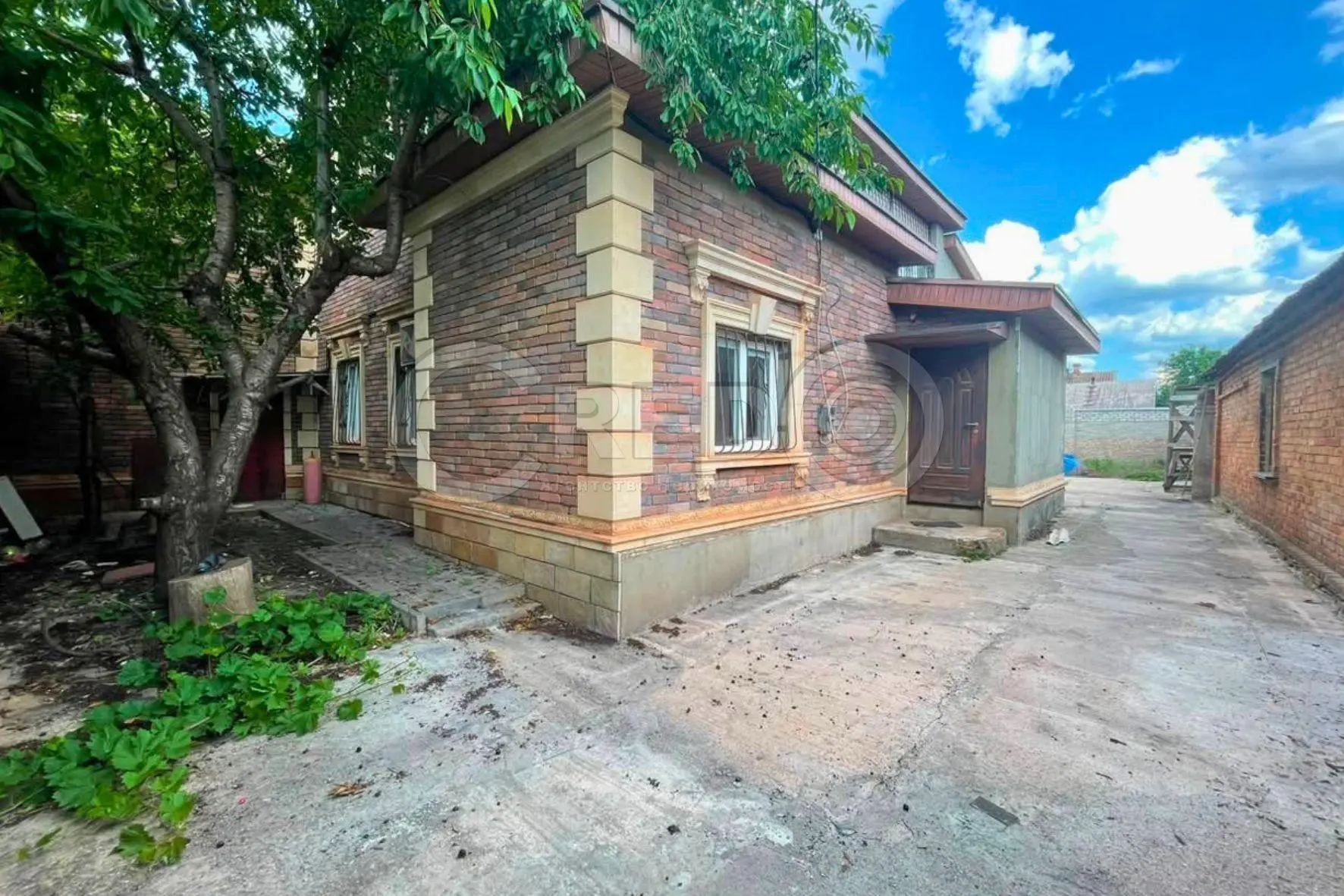 Фото Продаю будинок, 250 кв. м, Українська вул.  Кривий Ріг, ціна: 100000 $, код 5083