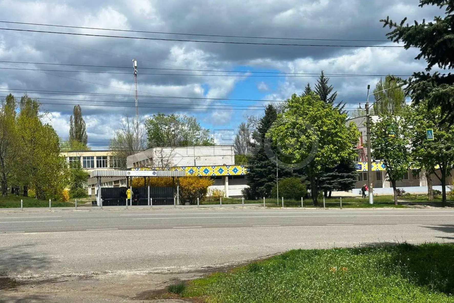 Фото Продаю коммерческую недвижимость, 180 кв. м, Чаривная ул. (Косыгина)  Кривой Рог, цена: 28000 $, код 5084