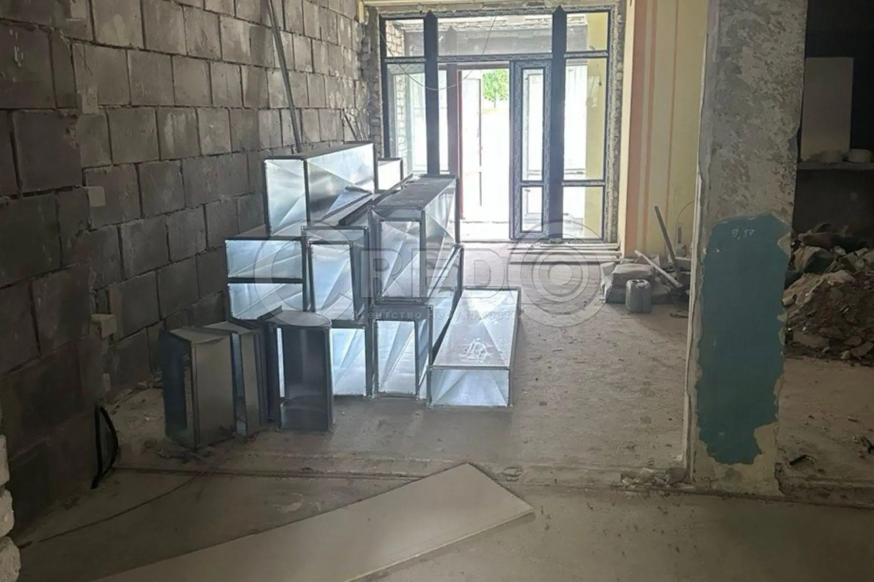 Фото Продаю коммерческую недвижимость, 180 кв. м, Чаривная ул. (Косыгина)  Кривой Рог, цена: 28000 $, код 5084
