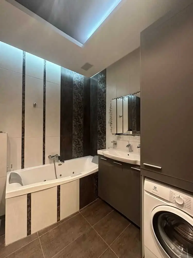 Фото Продаю 3 кімнатну квартиру, 109.6 кв. м, Володимира Івасюка просп. (Героїв Сталінграда) 26а Київ, ціна: 240000 $, код 5103