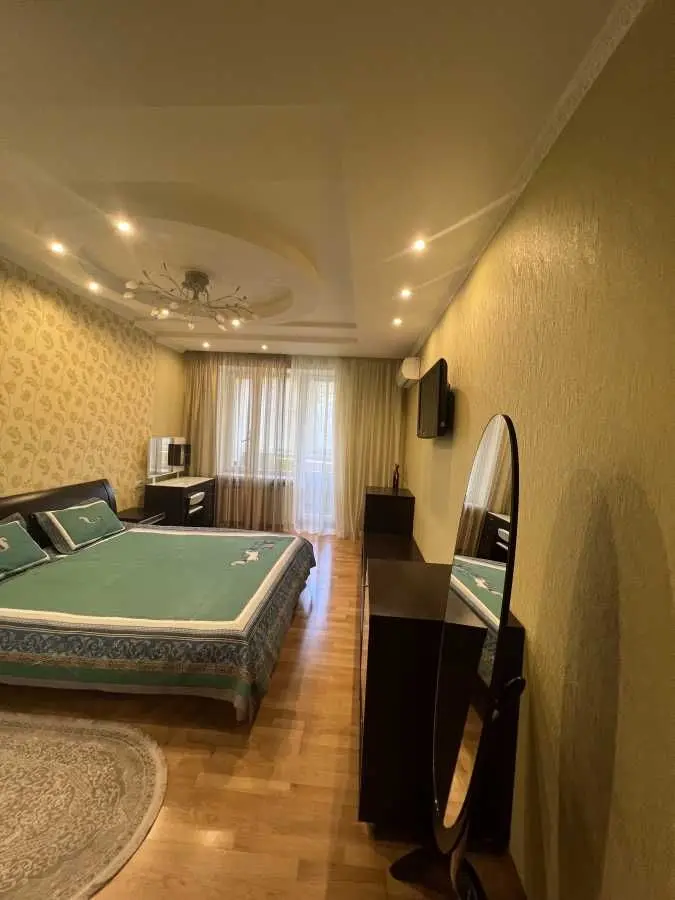 Фото Selling a 4-room apartment, 120 sq.m., Volynska Street  Kyiv, price: 186000 USD, code 5121