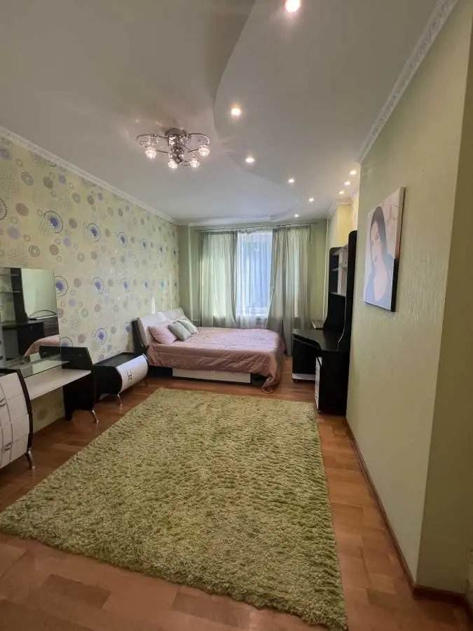 Фото Selling a 4-room apartment, 120 sq.m., Volynska Street  Kyiv, price: 186000 USD, code 5121