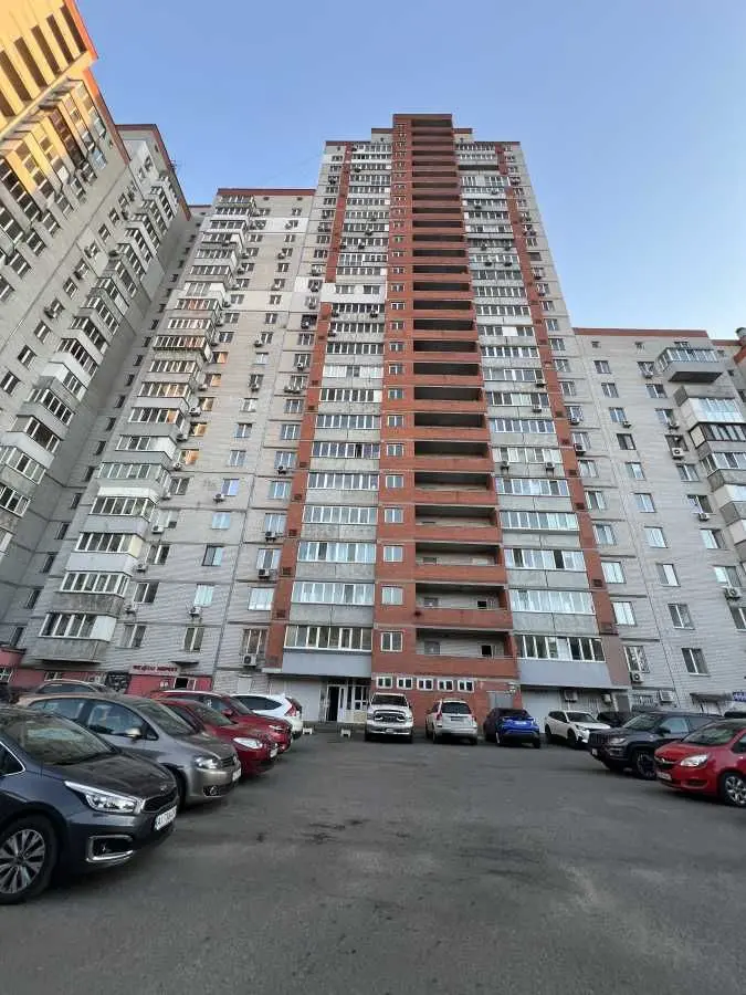 Фото Selling a 4-room apartment, 120 sq.m., Volynska Street  Kyiv, price: 186000 USD, code 5121