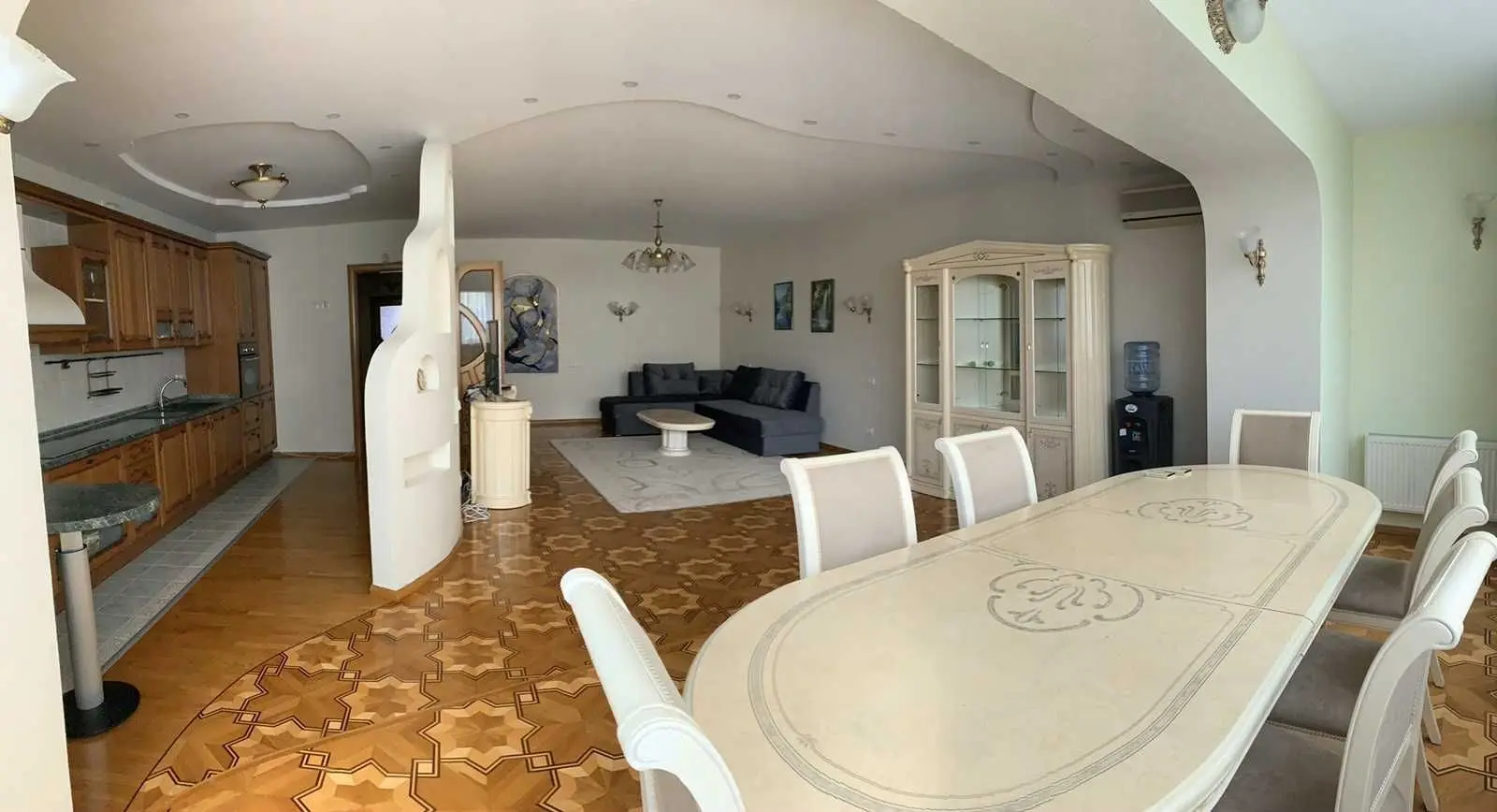 Фото Selling a 4-room apartment, 170 sq.m., Turhenievska Street  Kyiv, price: 400000 USD, code 5122