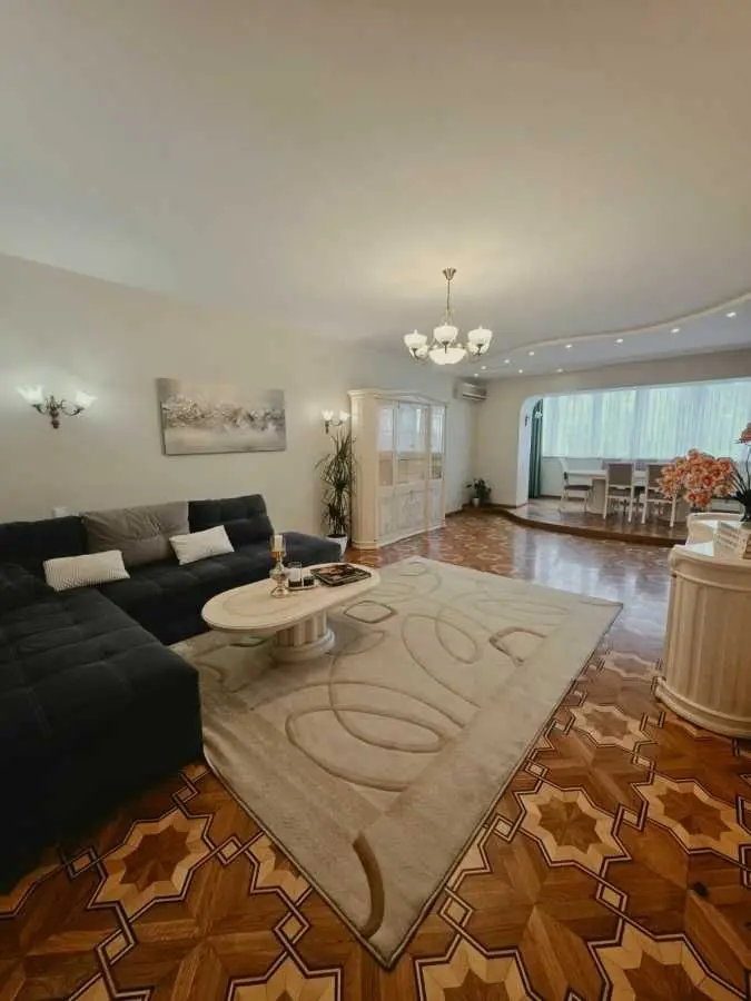 Фото Selling a 4-room apartment, 170 sq.m., Turhenievska Street  Kyiv, price: 400000 USD, code 5122