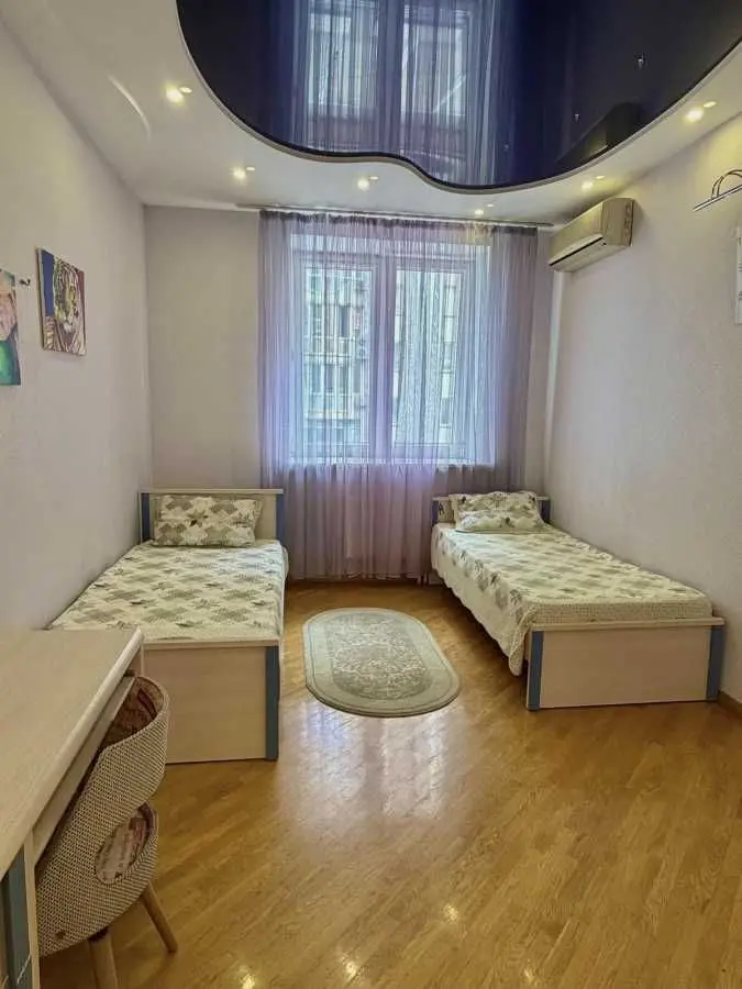 Фото Selling a 4-room apartment, 170 sq.m., Turhenievska Street  Kyiv, price: 400000 USD, code 5122