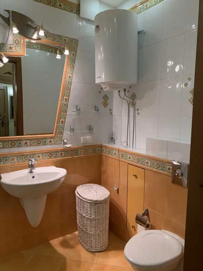 Фото Selling a 4-room apartment, 170 sq.m., Turhenievska Street  Kyiv, price: 400000 USD, code 5122