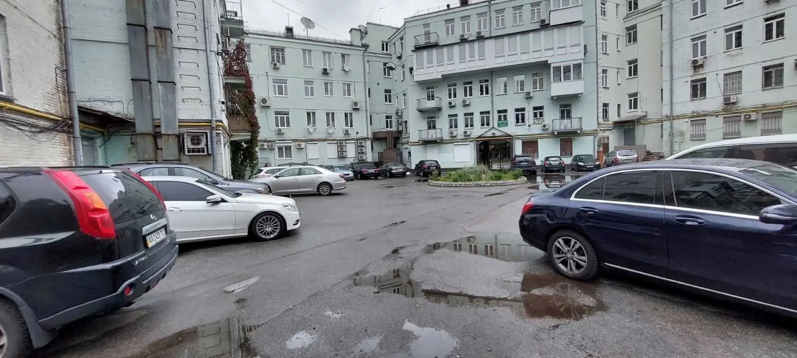 Фото Selling an office, 35 sq.m., Mykhaila Hrushevskoho Street 28/2 Kyiv, price: 23500 $, code 5126