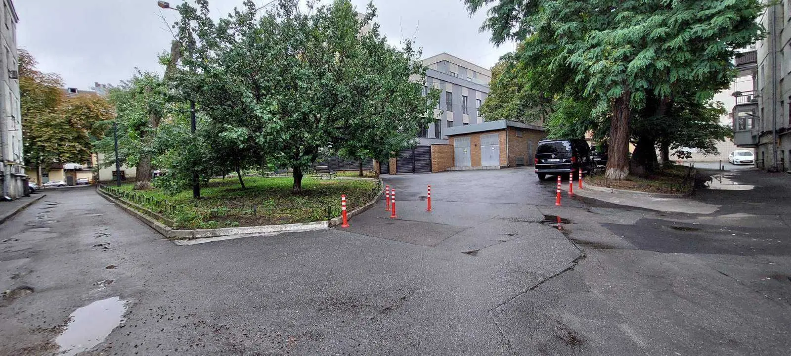 Фото Selling an office, 35 sq.m., Mykhaila Hrushevskoho Street 28/2 Kyiv, price: 23500 $, code 5126