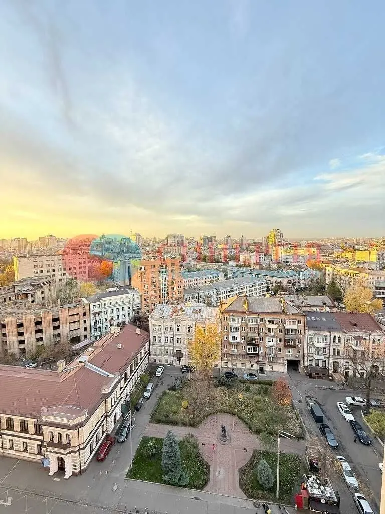 Фото Зняти 3 кімнатну квартиру, Бульварно-Кудрявська вул. (Воровського)  Київ в довгострокову оренду, ціна: 1900 USD, код 5128