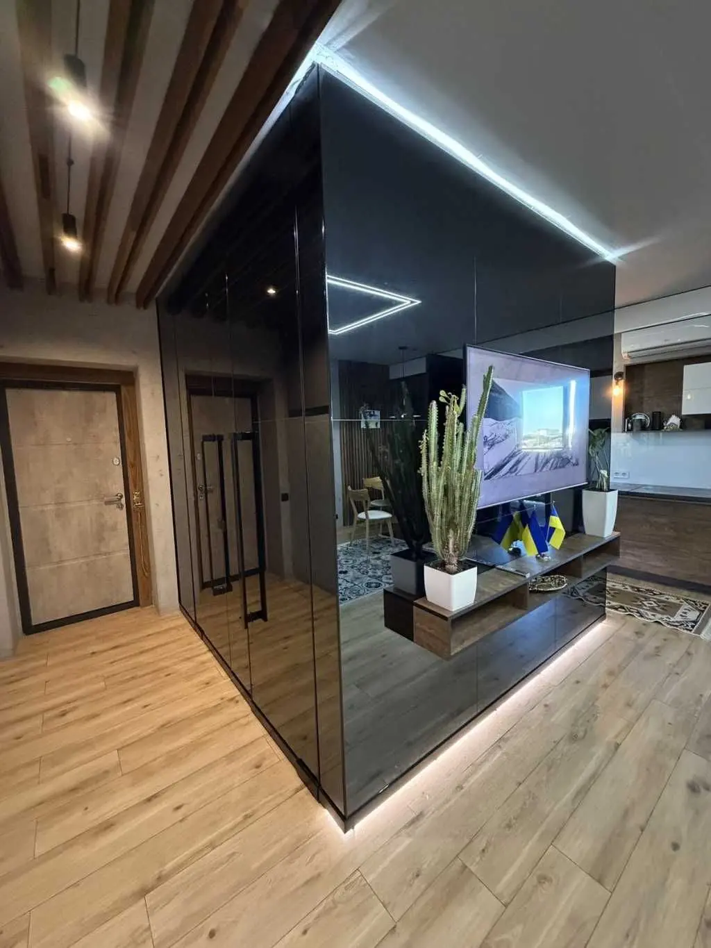 Фото Selling a 2-room apartment, 51 sq.m., Panteleimona Kulisha Street (Palyokhy Street)  Cherkasy, price: 75000 USD, code 5129