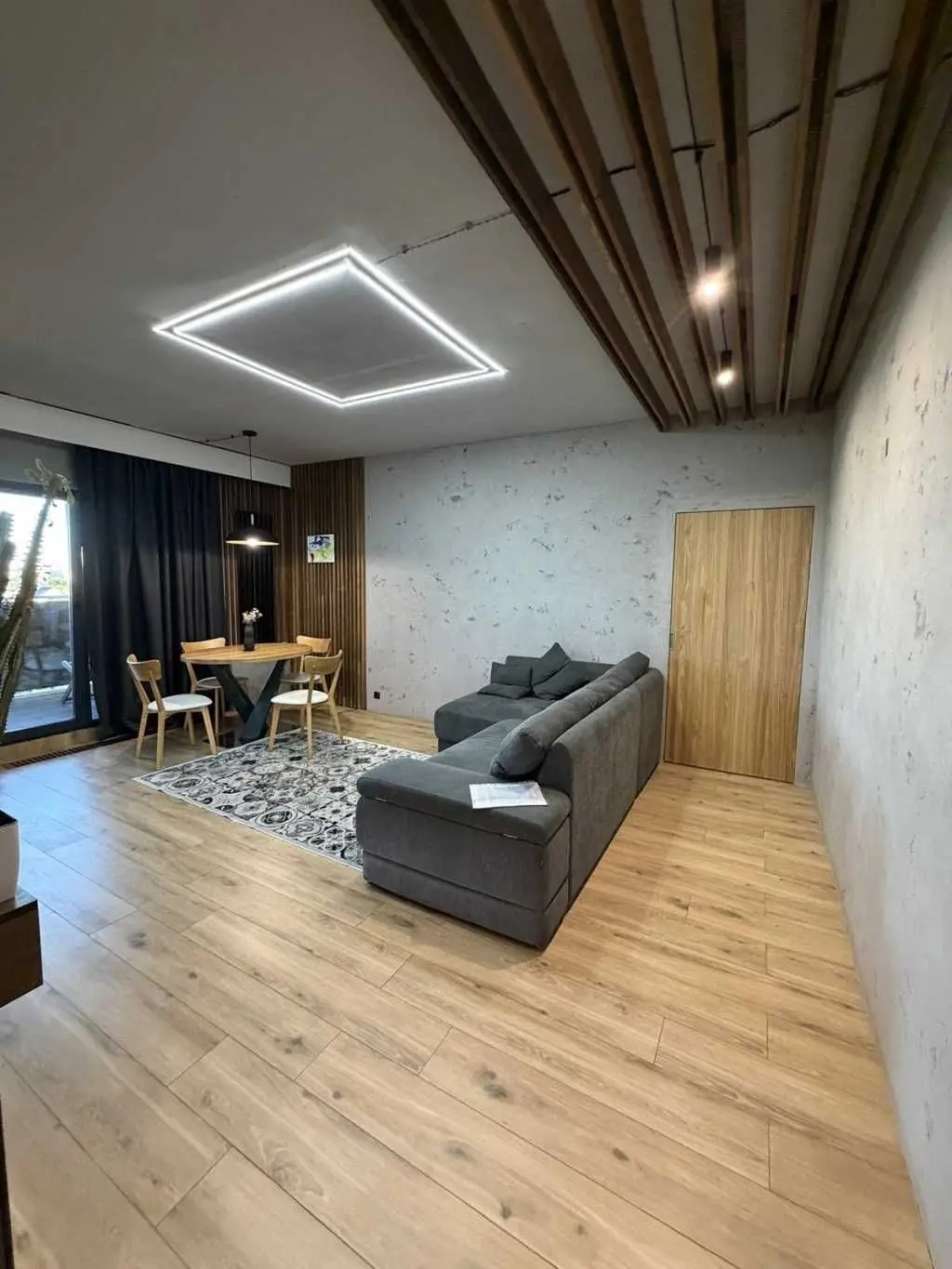 Фото Selling a 2-room apartment, 51 sq.m., Panteleimona Kulisha Street (Palyokhy Street)  Cherkasy, price: 75000 USD, code 5129