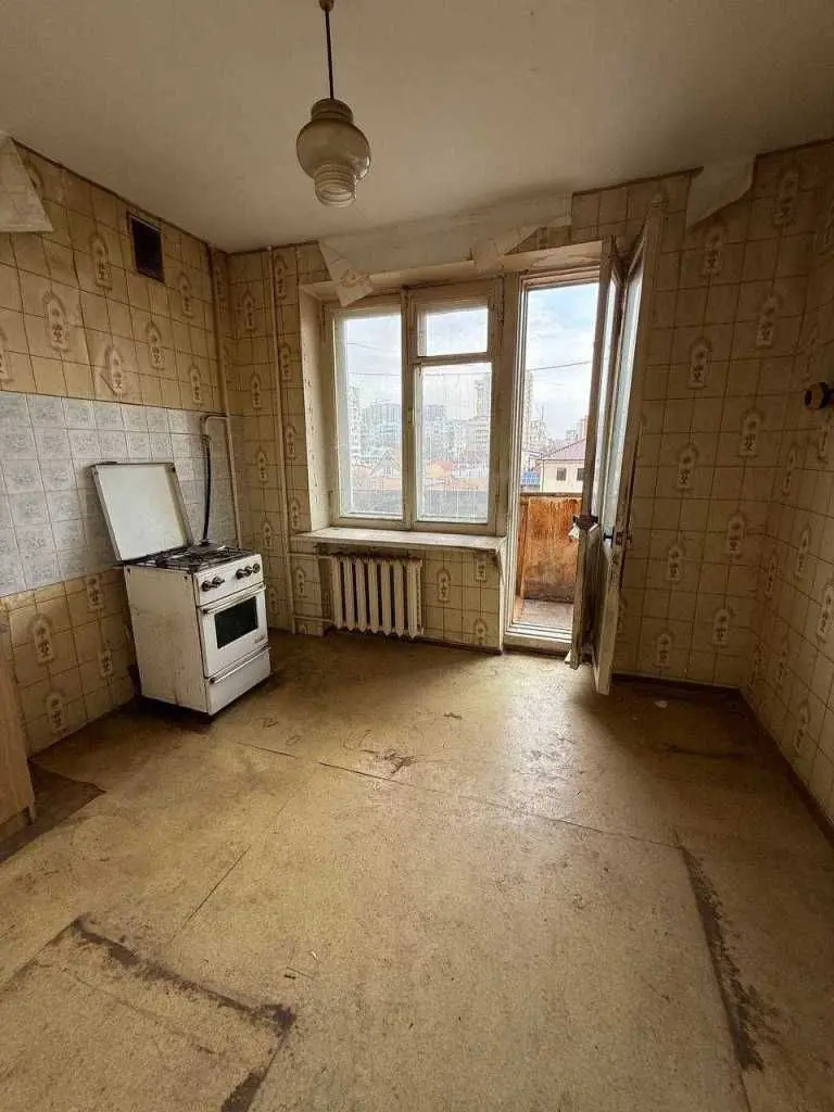 Фото Selling a 3-room apartment, 86.2 sq.m., Tinysta Street  Odesa, price: 75000 $, code 5131